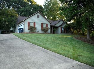 7715 Streamside Ln, Cumming, GA 30028