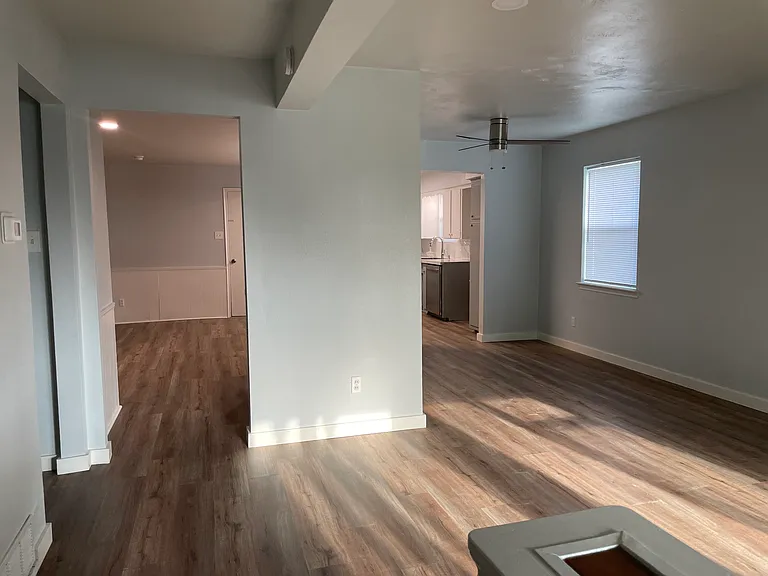9655 Lanward Dr — Photo 3