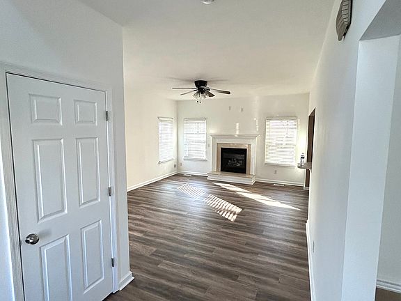 Hall/Coat closet