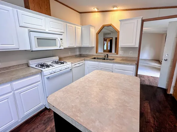 1131 Fulham Ct #123, Wayland, MI 49348