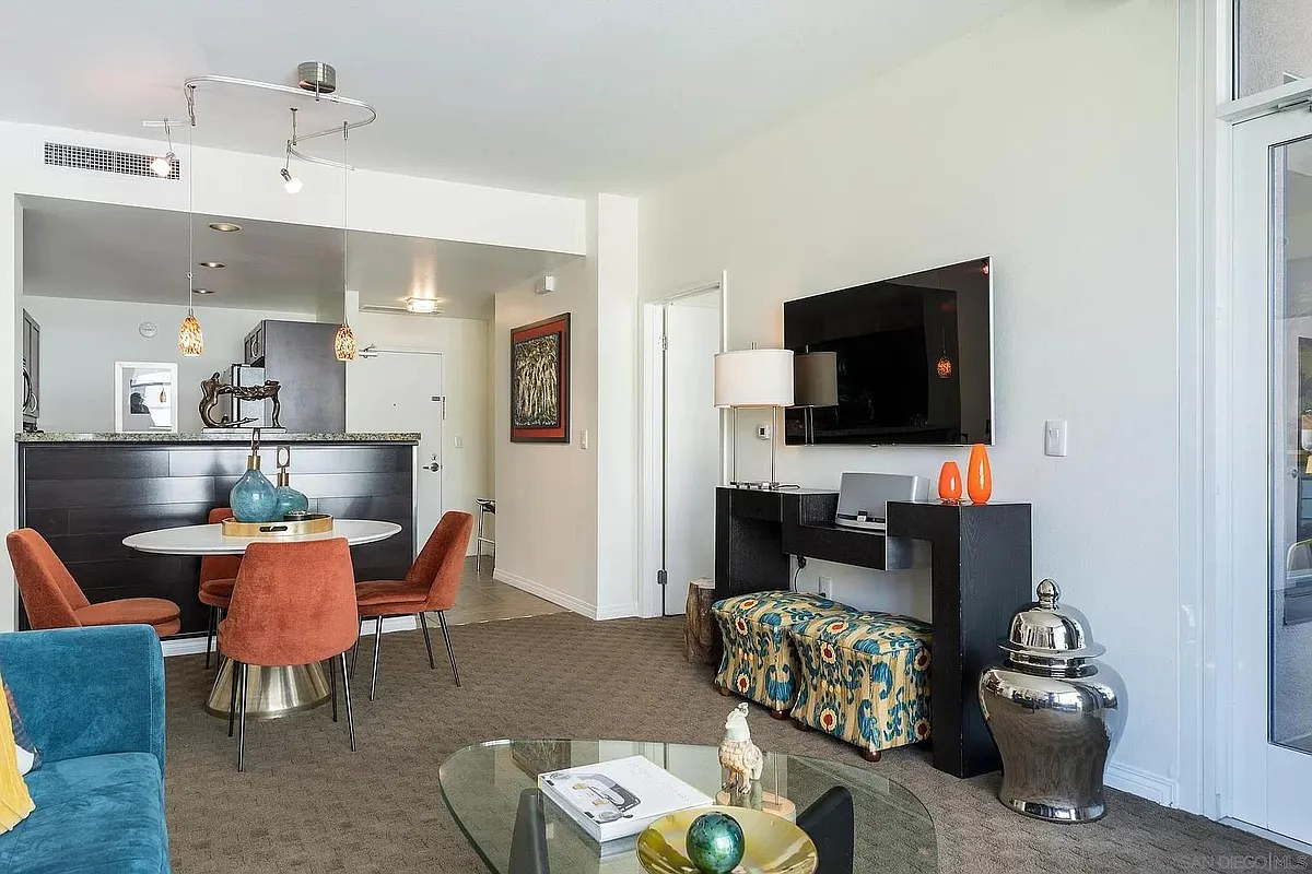 Building Photo - 530 K St #614