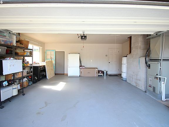 3rd image of 9605 Silver Star Ave