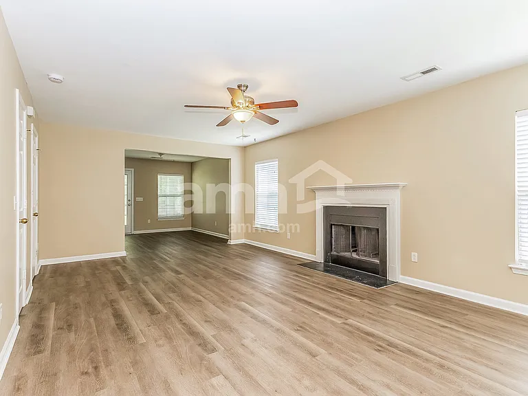 250 Border Rd — Photo 9