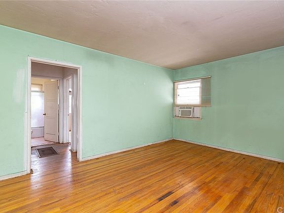 2nd image of 3622 W 111th Pl