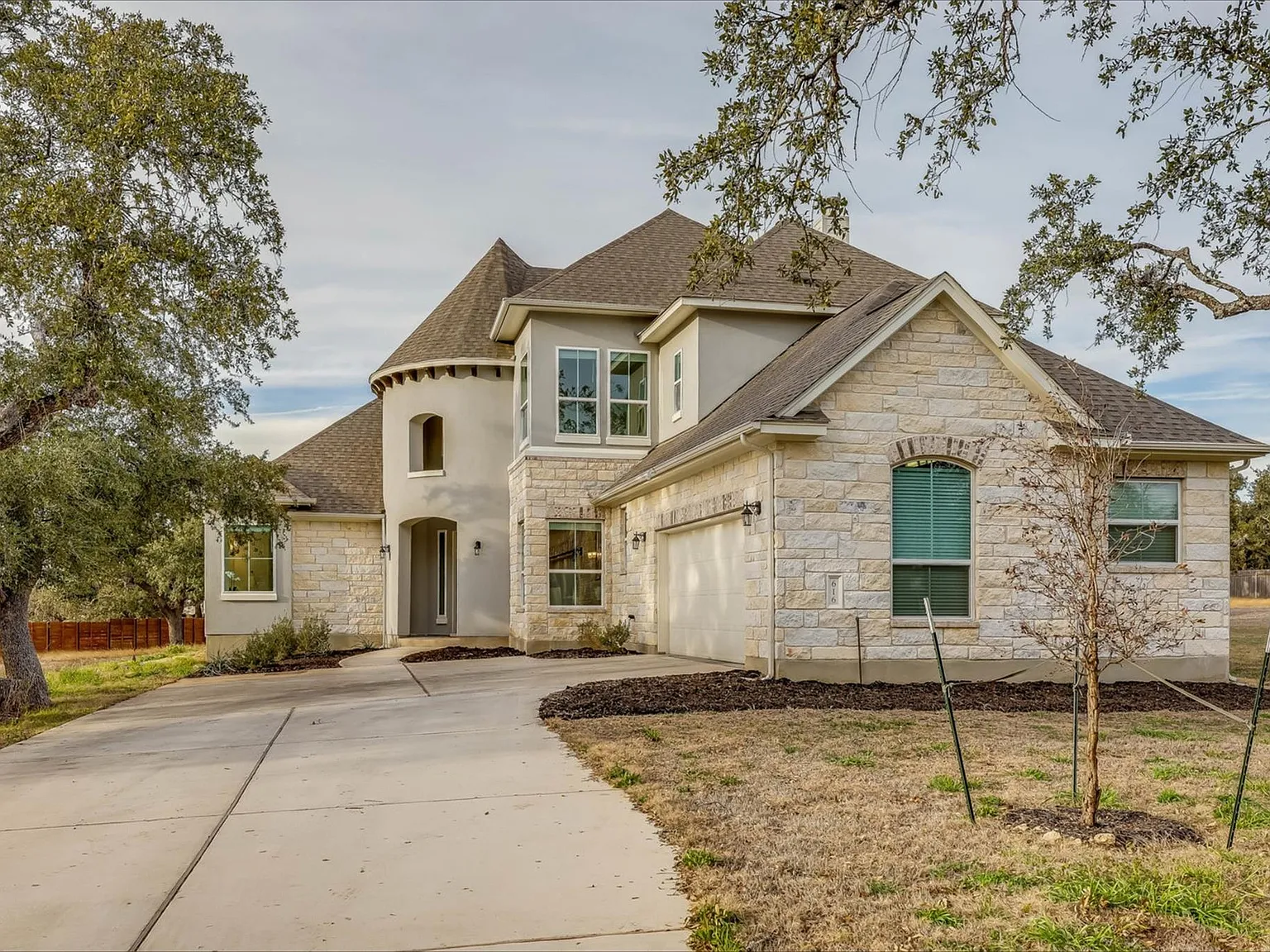 4 bed, 4.0 bath, 3429 sqft, $3,395 — Photo 3