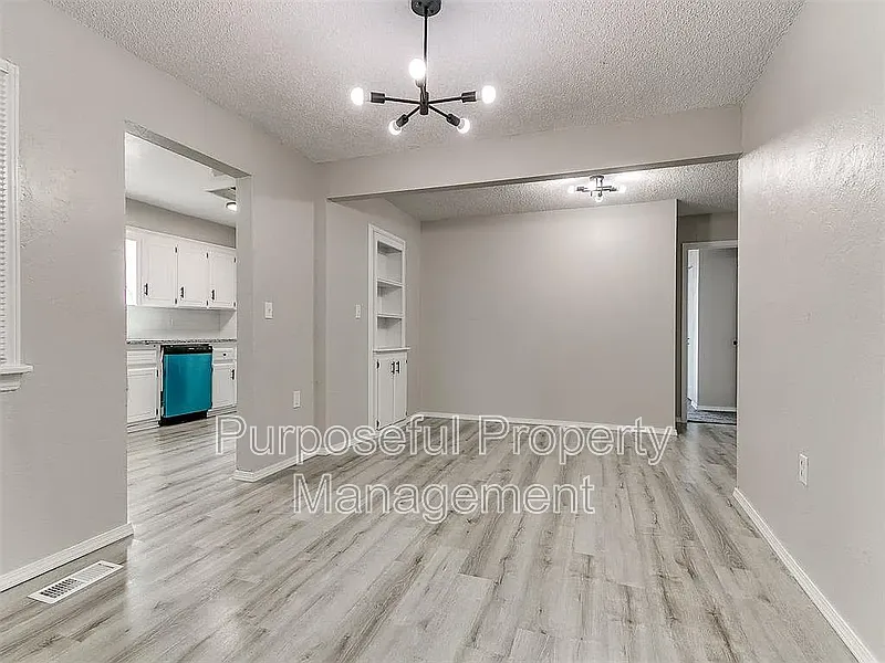3 bed, 2.0 bath, 1216 sqft, $1,450 — Photo 3