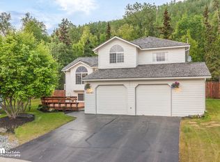 10761 Sarah Barton Cir, Eagle River, AK 99577