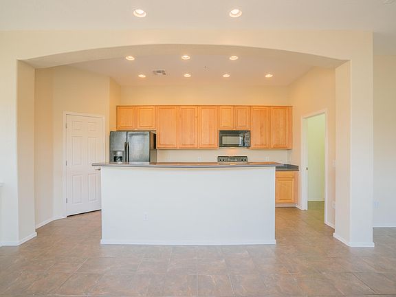 4th image of 15240 N 142nd Ave Unit 2006