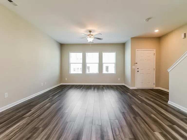 539 Landing View Dr — Photo 4