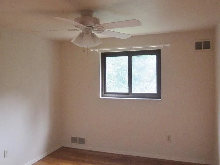 3403 N Hills Rd — Photo 15