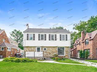 26747 Russell Rd, Bay Village, OH 44140