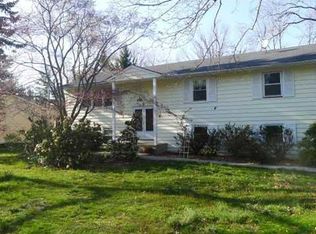 3 Crescent Dr, Spring Valley, NY 10977