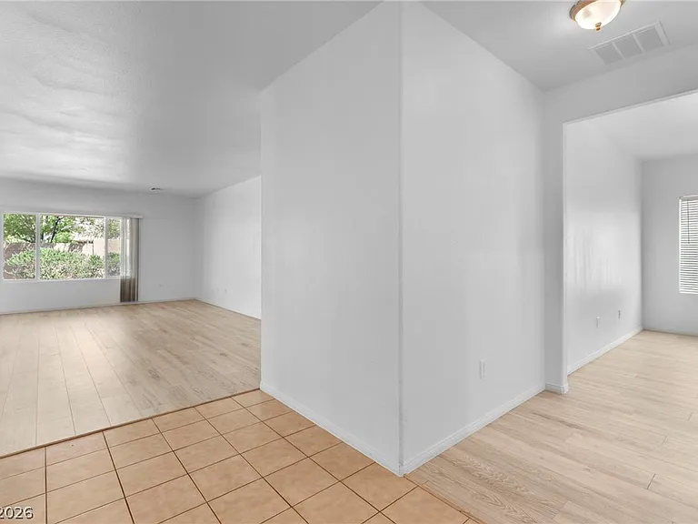 2250 Sandstone Cliffs Dr — Photo 12