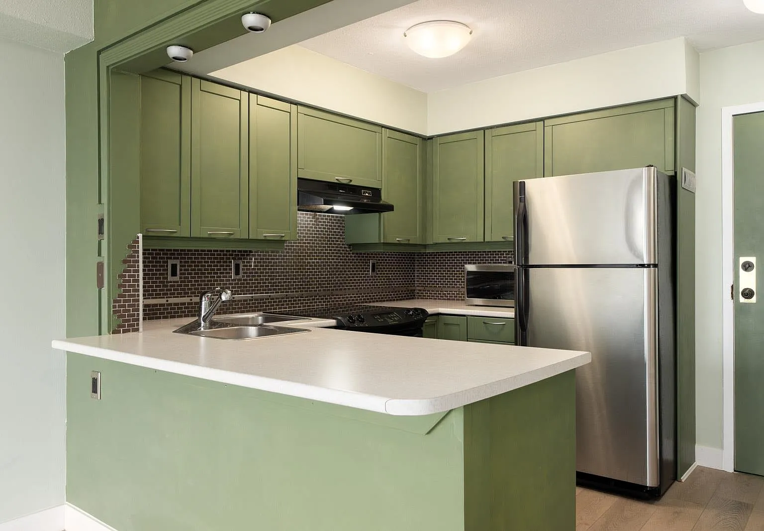 1 bed, 636 sqft, $2,000 — Photo 3
