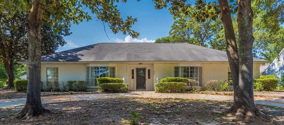 1st image of 360 Bunker Hill Dr