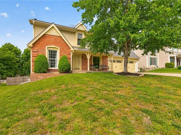 4012 NE 63rd St, Gladstone, MO 64119