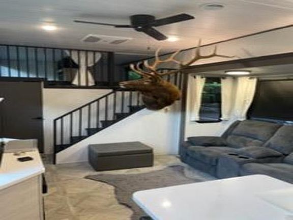 4th image of 8657 Spring Valley Rd