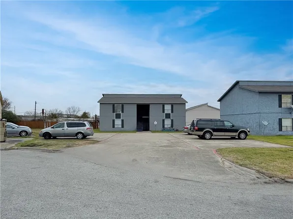 2703-2712 Evergreen Cir, Bryan, TX 77801
