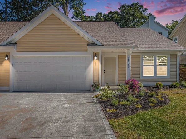 17561 Beechwood Ln #6, Spring Lake, MI 49456