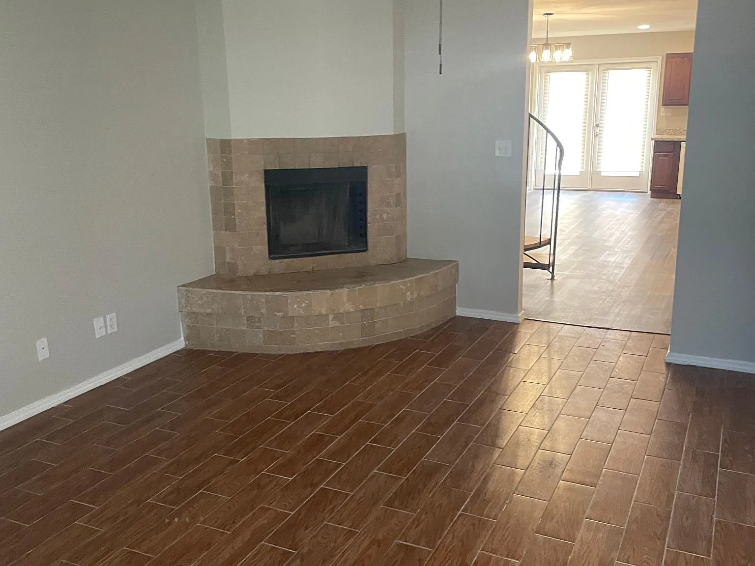 2 bed, 1592 sqft, $1,800 — Photo 1