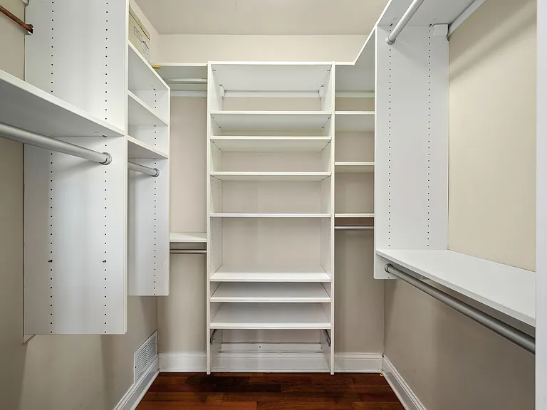 3723 N Wilton Ave #3 — Photo 11