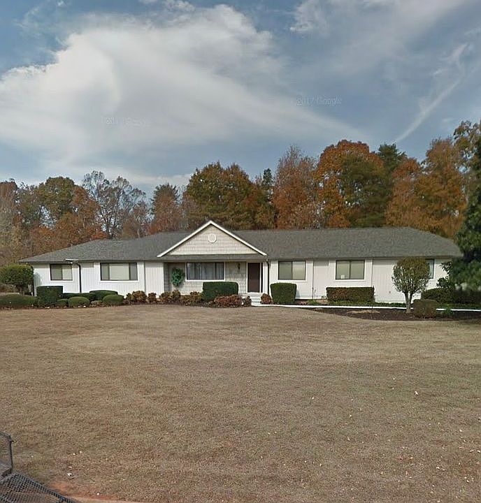 1st image of 107 Heritage Ln
