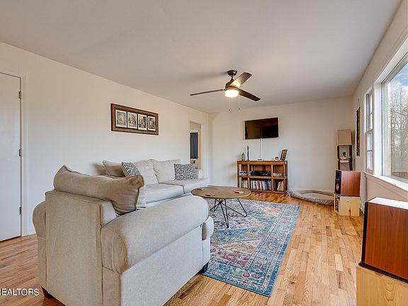 5th image of 1208 Woodberry Dr