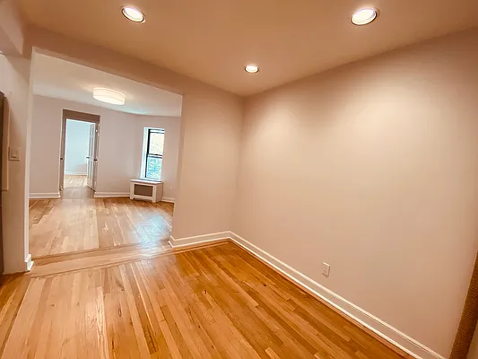 Rented by Metropolis Real Estate of Manhattan | media 5
