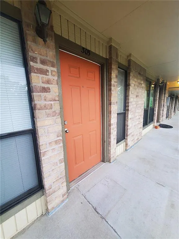 1 bed, 1.0 bath, 397 sqft, $950 — Photo 2