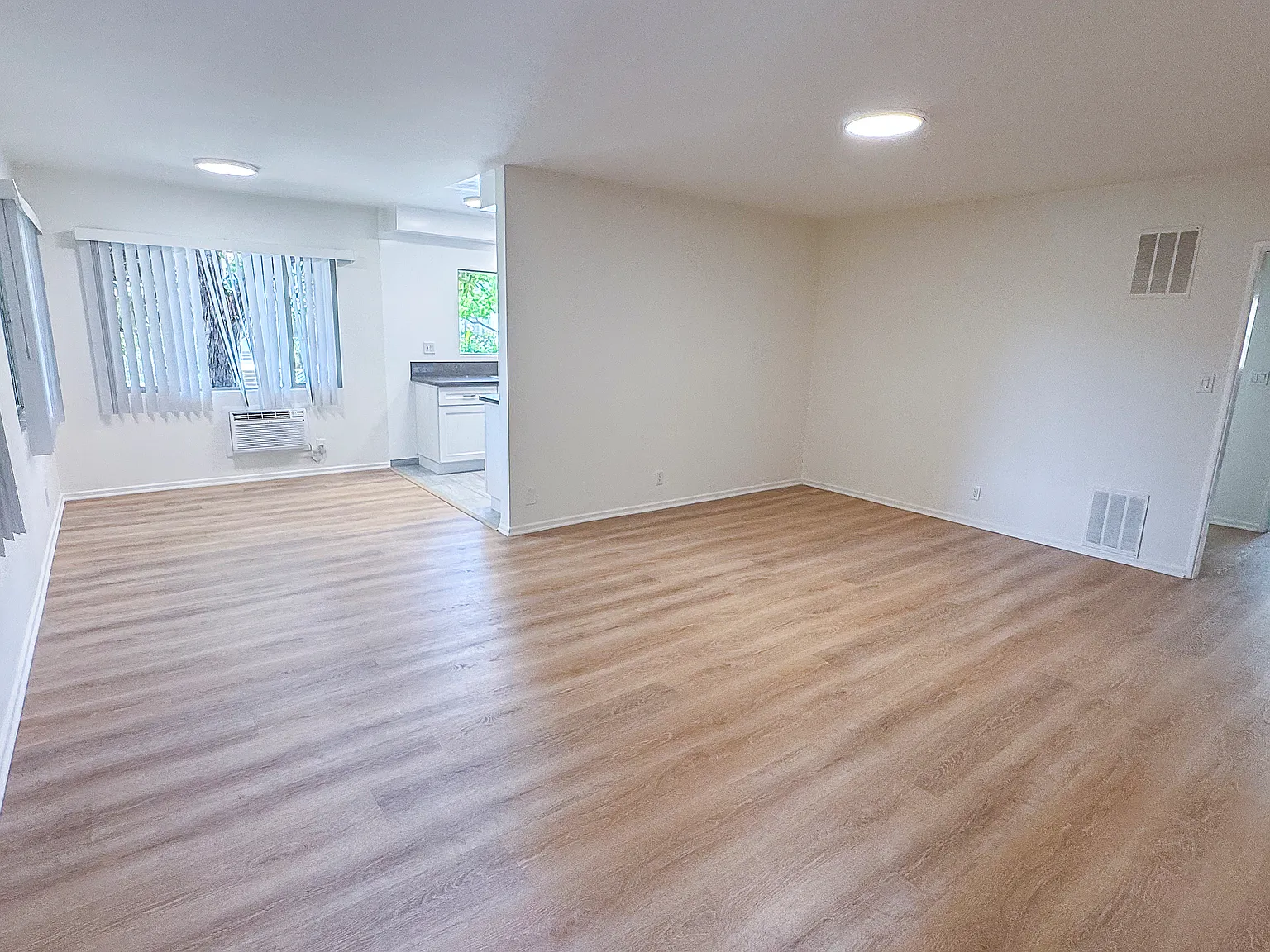 1 bed, 850 sqft, $3,450 — Photo 3