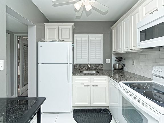3rd image of 2998 Sunrise Lakes Dr E APT 120