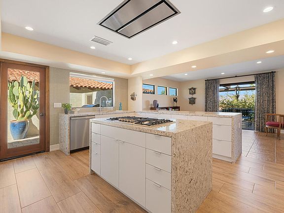 3rd image of 40170 Paseo Lindo