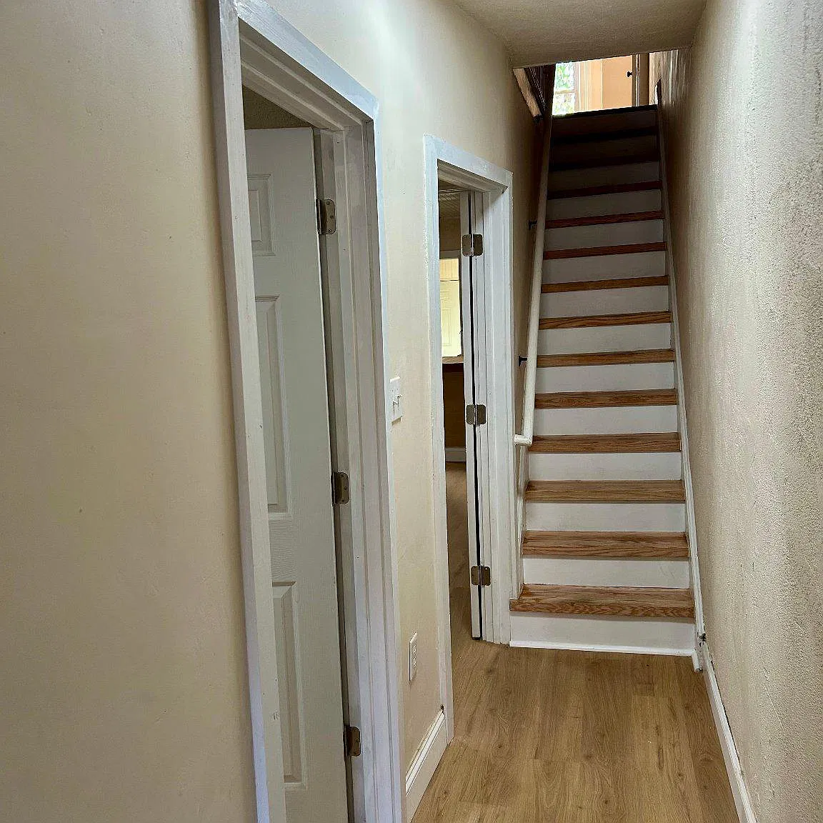 4 bed, 1.0 bath, 1140 sqft, $2,400 — Photo 4