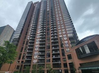 33 Sheppard Ave E #3202, Toronto, ON M2N7K1