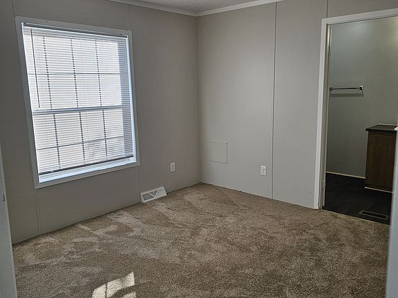 5th image of 393 Carmel St #393