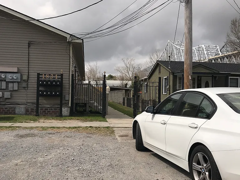 Off street parking. View of the GNO bridge