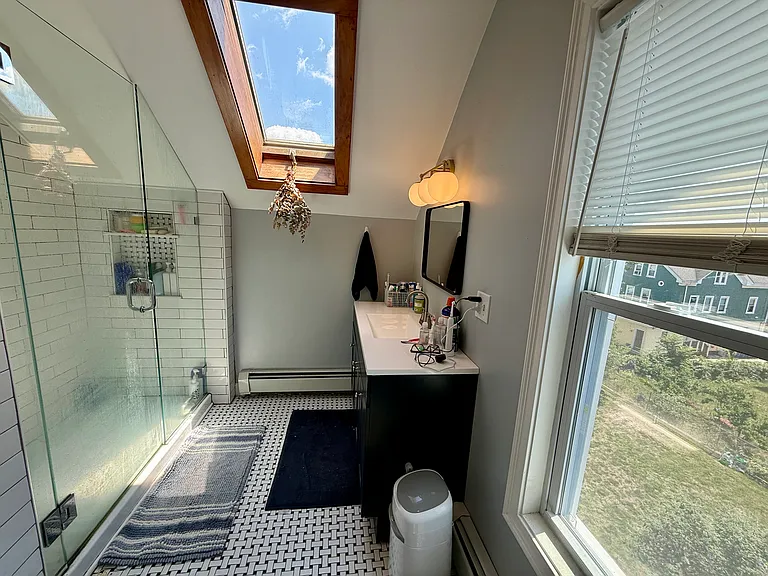 17 Amy St #3L — Photo 10