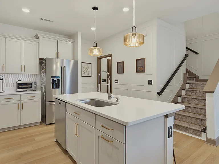 1517 Irving Hill Dr — Photo 10