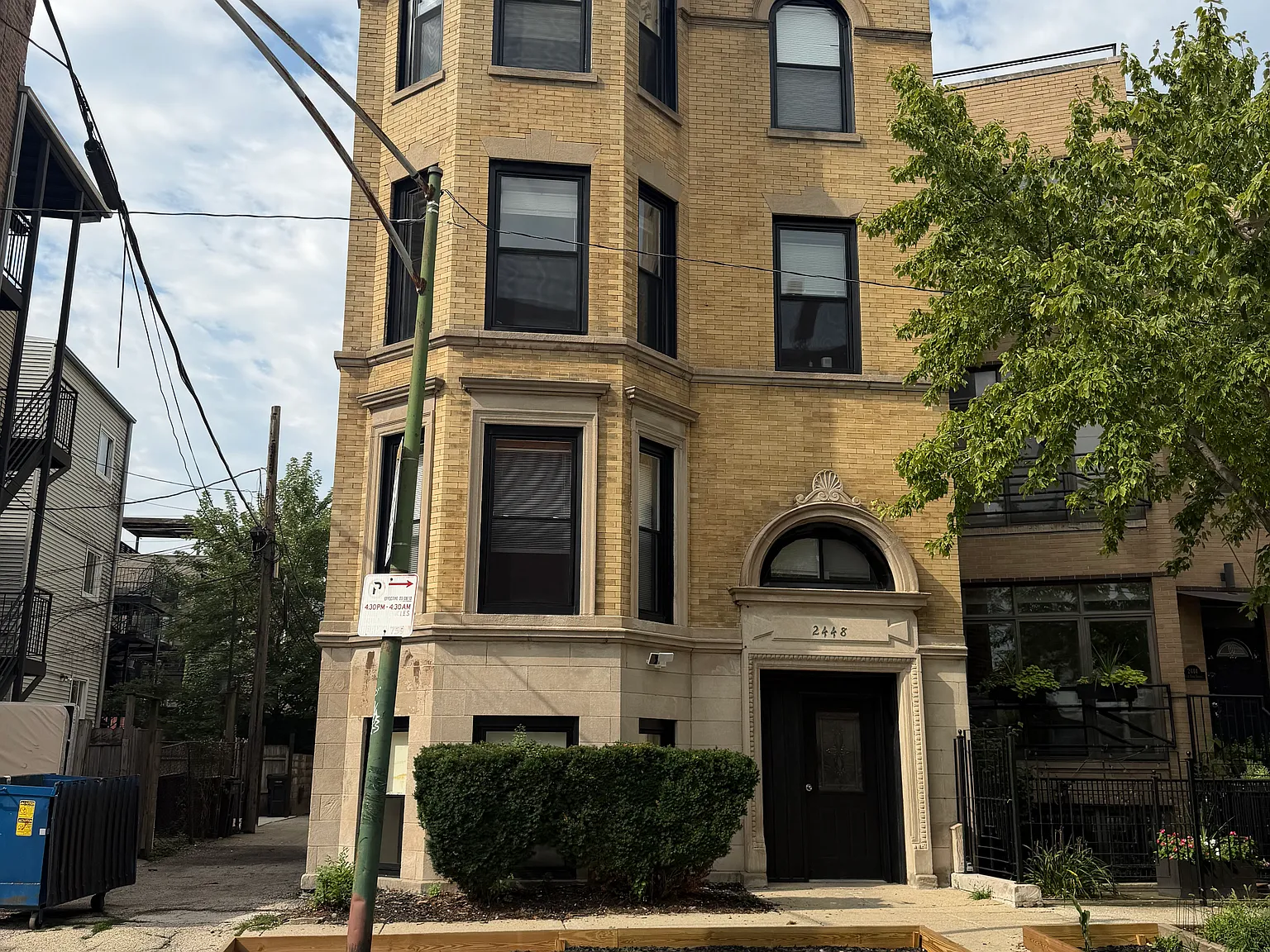 2 bed, 750 sqft, $2,295 — Photo 2