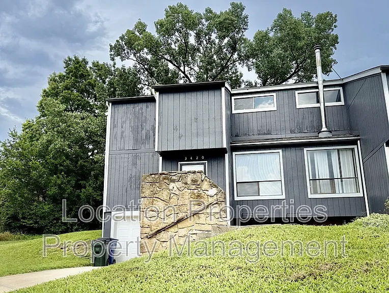 3420 Augusta Dr #1 — Photo 2