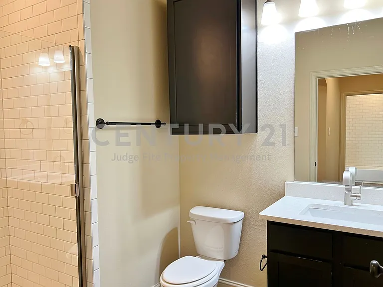 1312 W Jefferson St #5 — Photo 9