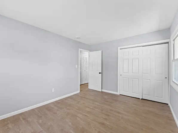 6 Pensdale Ln, Willingboro, NJ 08046