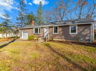25 Heather Ln, Windsor Locks, CT 06096