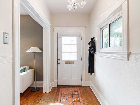 4th image of 2824 Astoria Ave