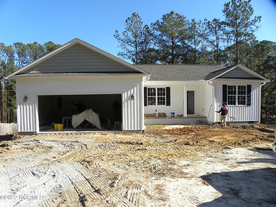 1st image of 170 Sandhills Cir