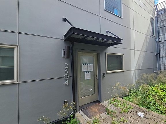 4th image of 2604 14th Ave W