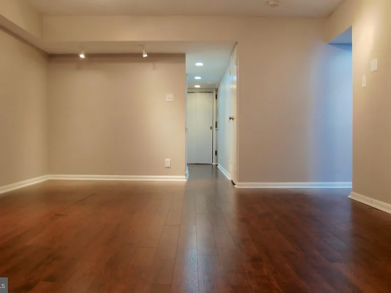 2405 I St NW #2C — Photo 5