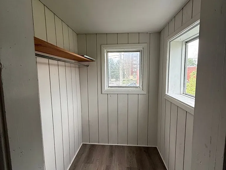 409 Floyd Ave — Photo 9