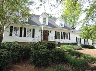 1037 Obarr Dr, Gastonia, NC 28054