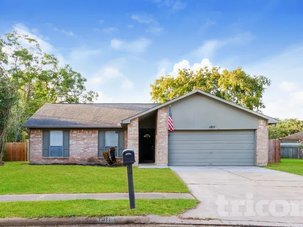 1911 Deaf Smith Dr, Richmond, TX 77406
